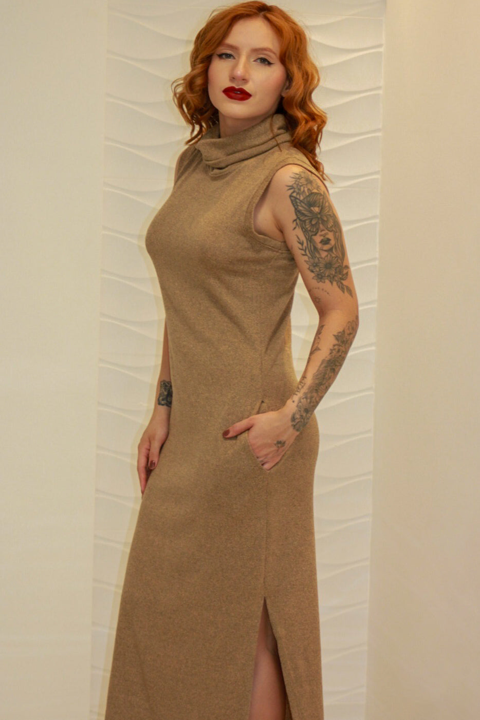 Vestido Feminino com Gola e bolsos Amber